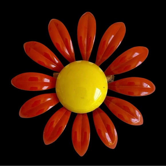 Vintage Enamel Flower Brooch Pin Orange And Yellow - Picture 4 of 4